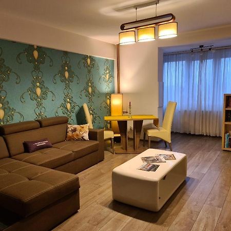 Central Cosy Apart Oradea Apartamento Exterior foto