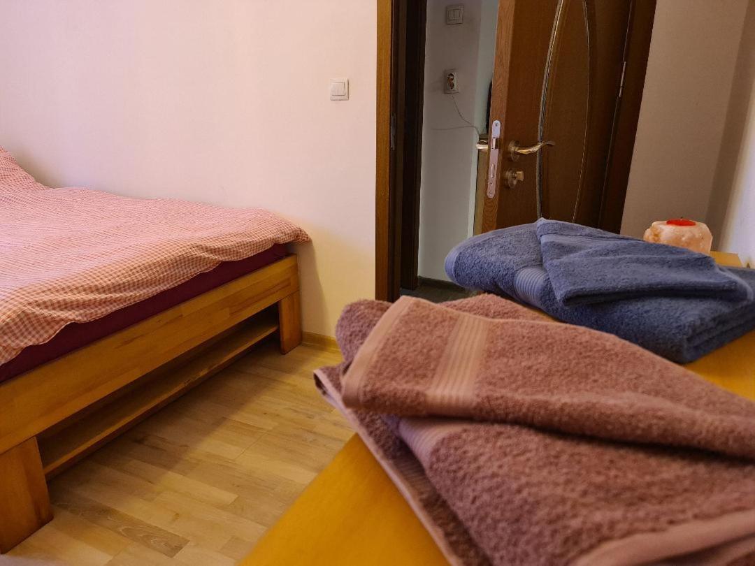 Central Cosy Apart Oradea Apartamento Exterior foto