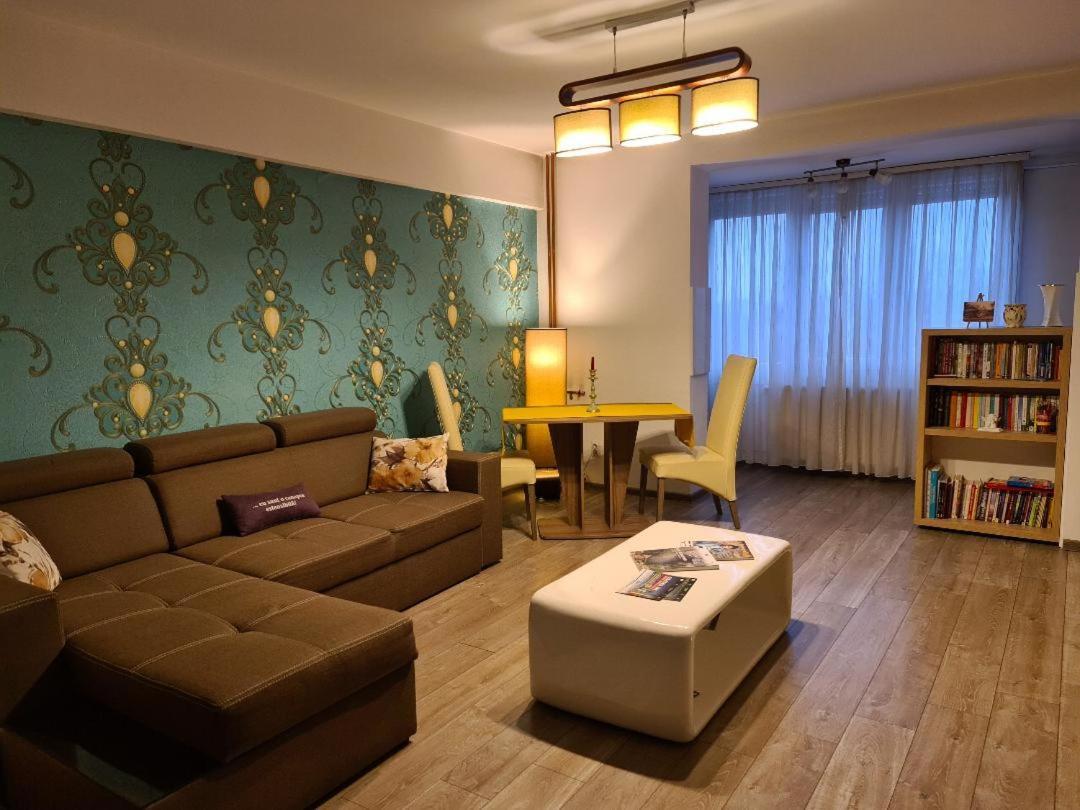 Central Cosy Apart Oradea Apartamento Exterior foto